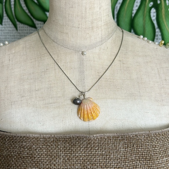 🖤Hawaii Sunrise Shell handcrafted necklace - Picture 9 of 11